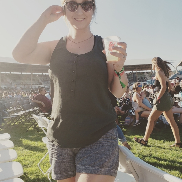 Posh Ambassador, Rainey 🌹 - Picture 3 of 7